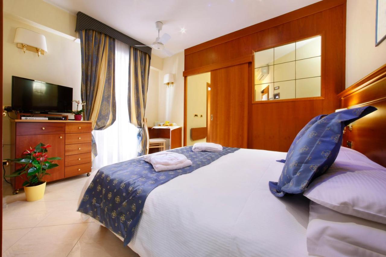 Hotel Ristorante Toscana Alassio Kültér fotó