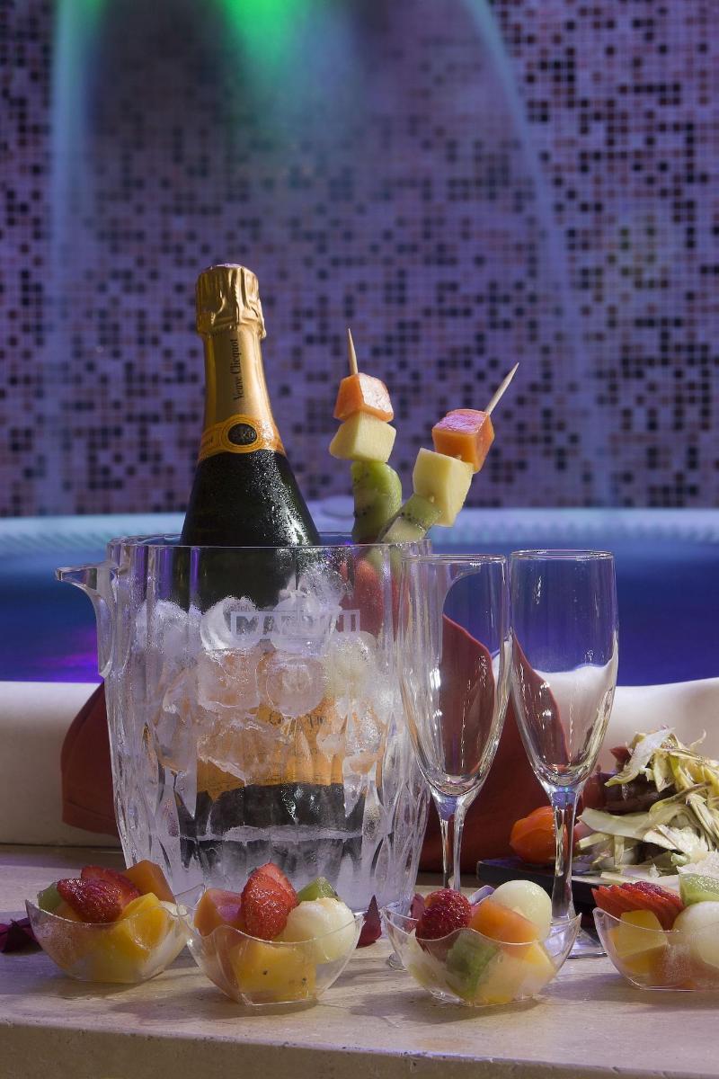 Hotel Ristorante Toscana Alassio Kültér fotó