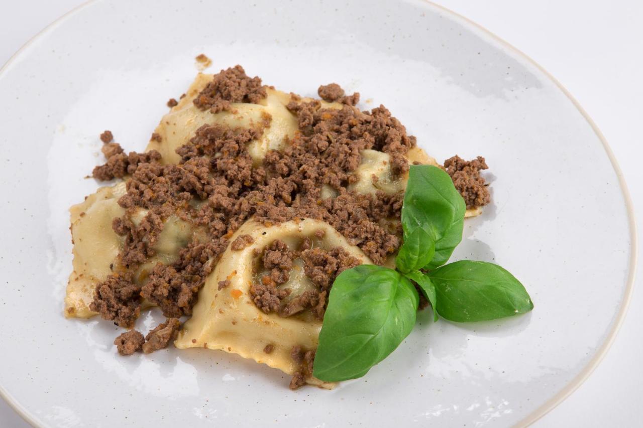 Hotel Ristorante Toscana Alassio Kültér fotó