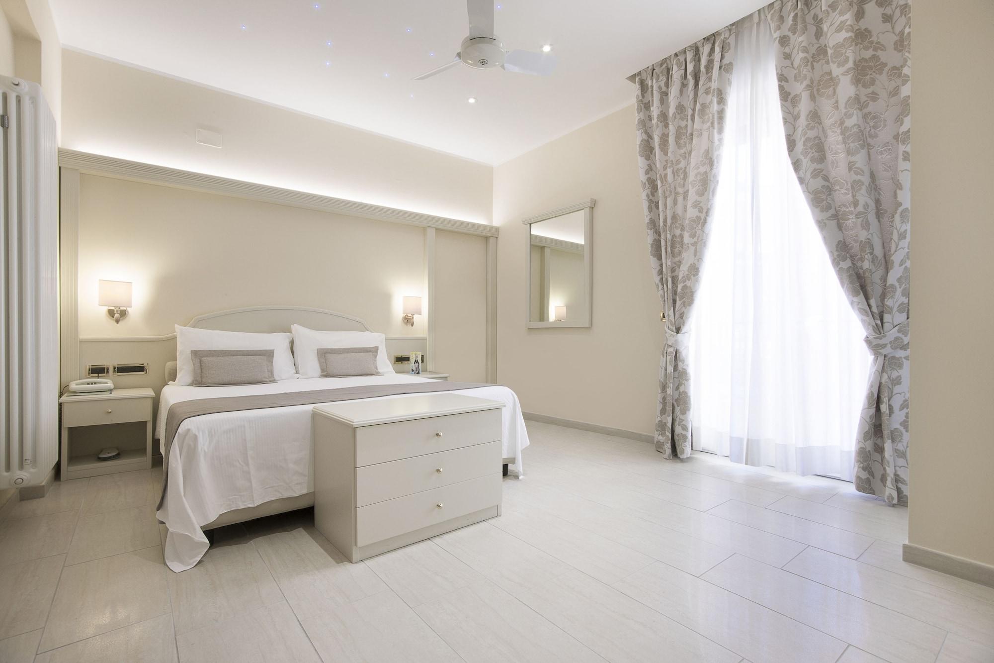 Hotel Ristorante Toscana Alassio Kültér fotó