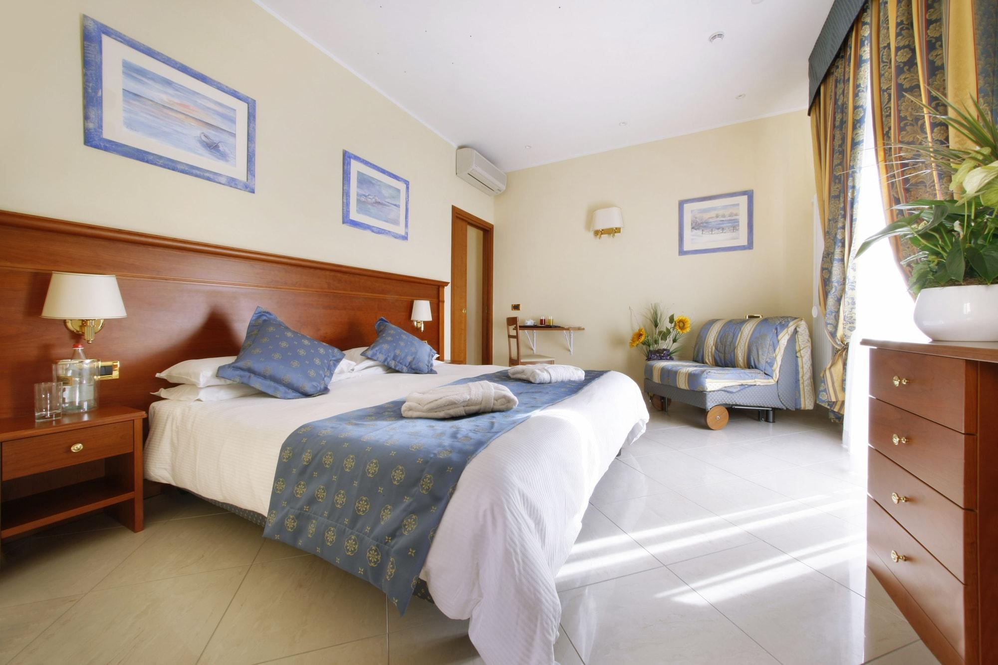 Hotel Ristorante Toscana Alassio Kültér fotó