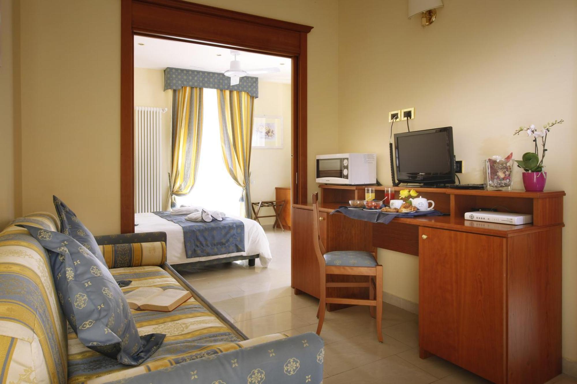 Hotel Ristorante Toscana Alassio Szoba fotó