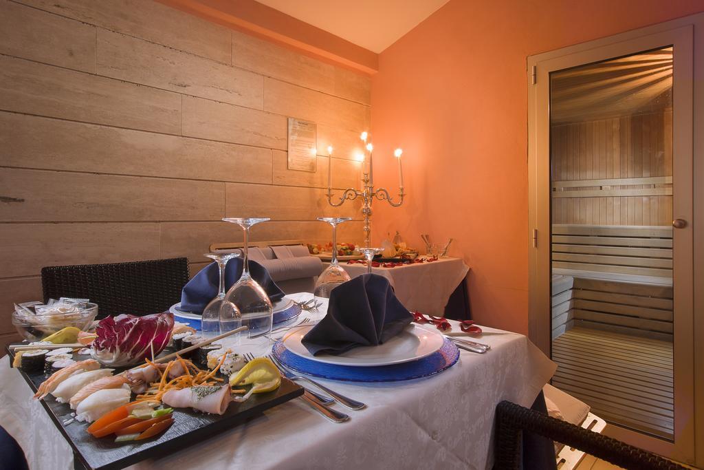 Hotel Ristorante Toscana Alassio Kültér fotó